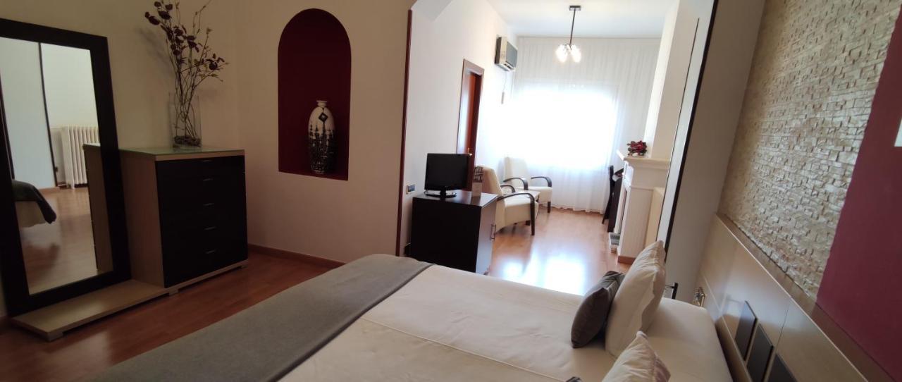 Hotel Segle XX Tremp Esterno foto