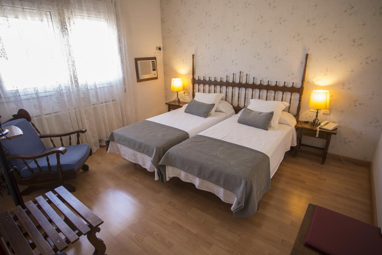 Hotel Segle XX Tremp Esterno foto