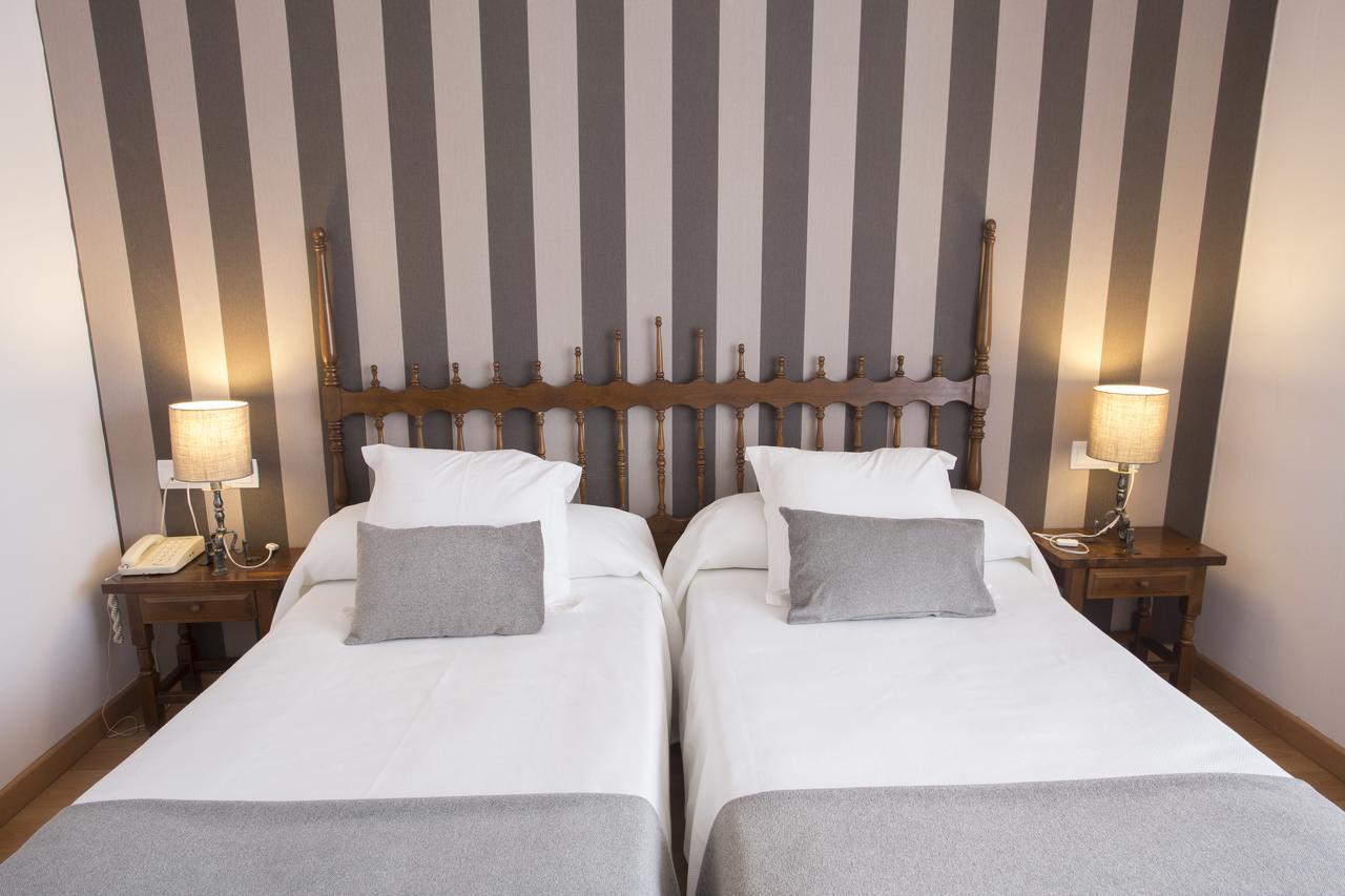 Hotel Segle XX Tremp Esterno foto