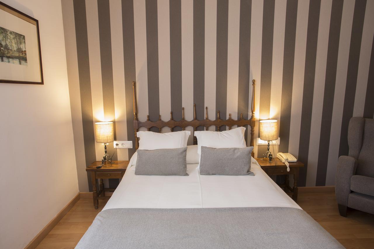 Hotel Segle XX Tremp Esterno foto